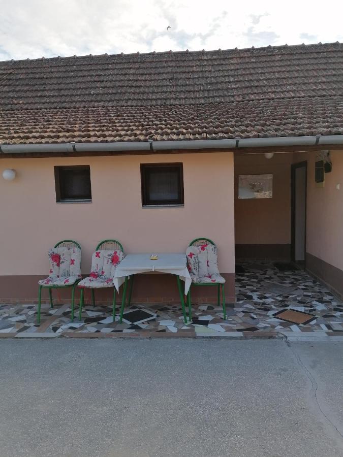 Hacijenda Mali Raj Apartment Palic Exterior photo