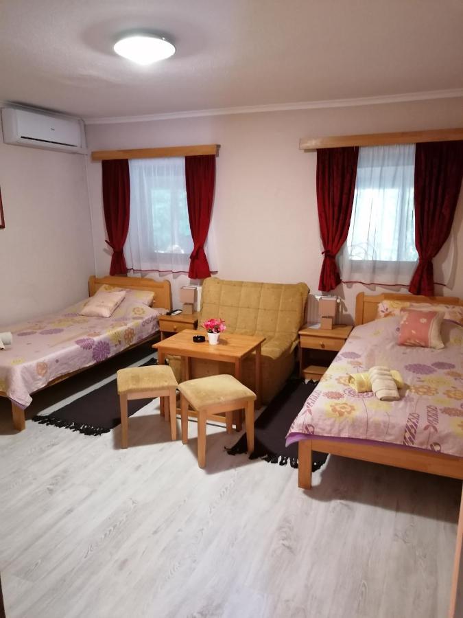 Hacijenda Mali Raj Apartment Palic Exterior photo