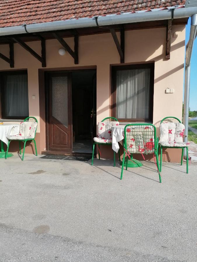 Hacijenda Mali Raj Apartment Palic Exterior photo