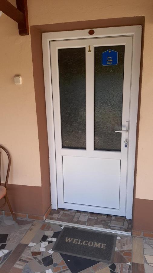 Hacijenda Mali Raj Apartment Palic Exterior photo